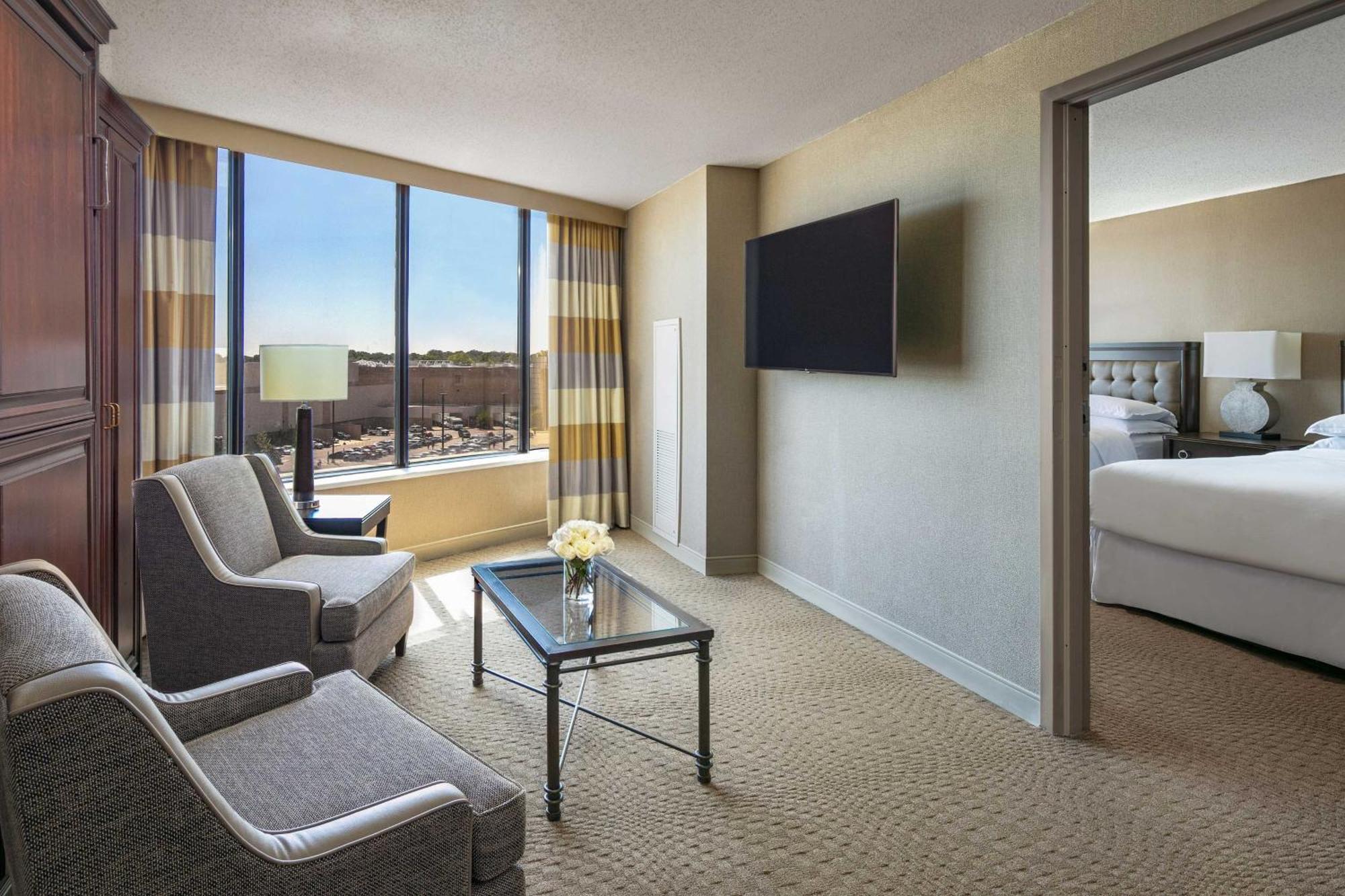 Sheraton Greensboro Exterior photo