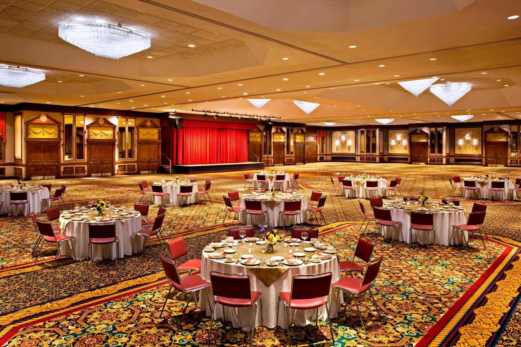 Sheraton Greensboro Exterior photo