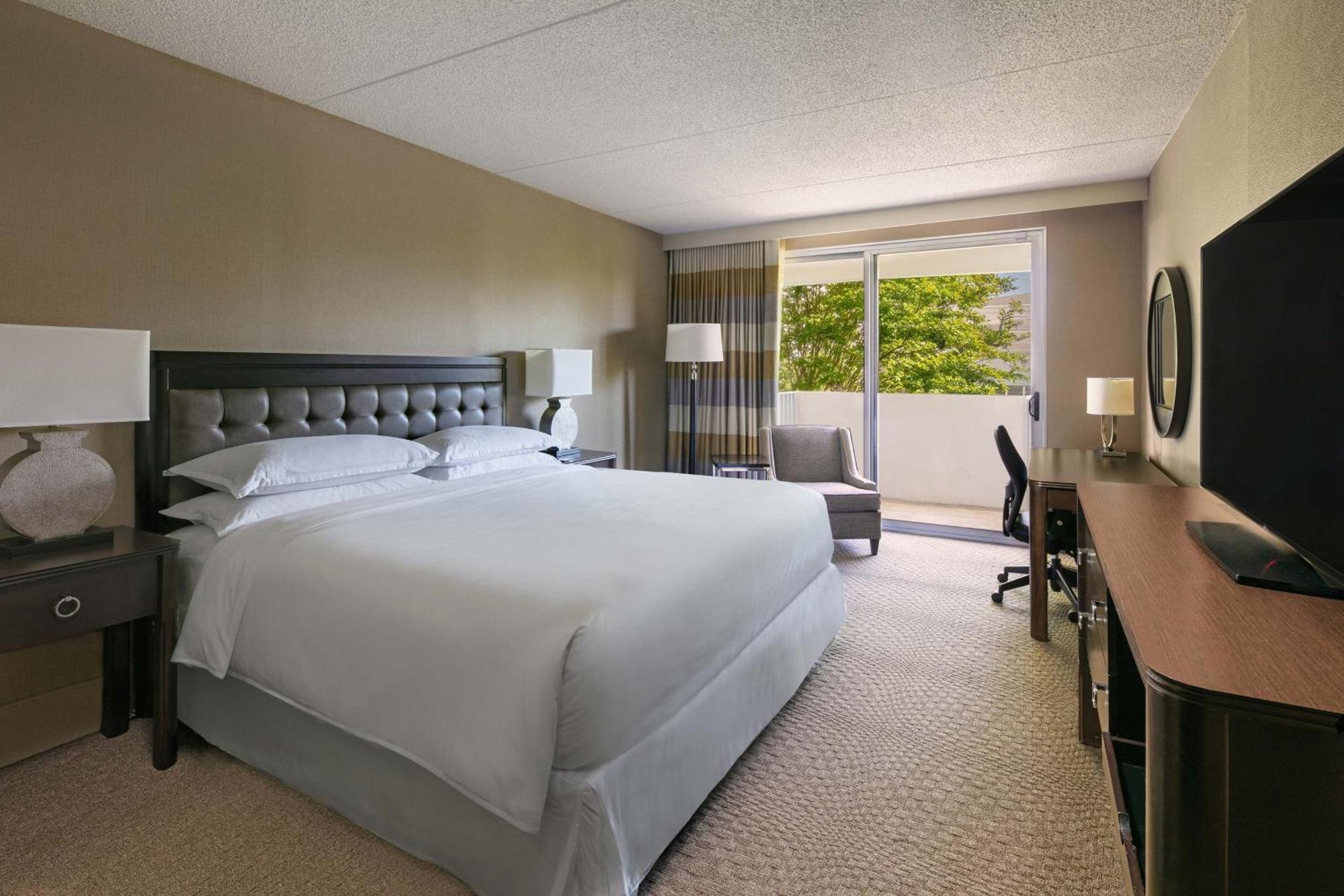 Sheraton Greensboro Exterior photo
